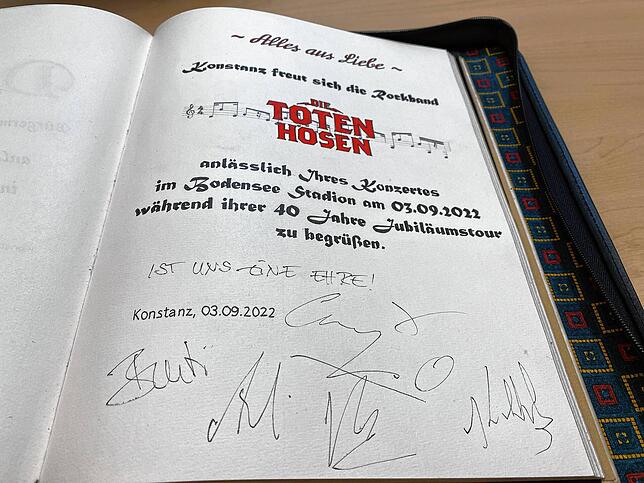 Der neuste Eintrag im Goldenen Buch stammt von der Düsseldorfer Band.