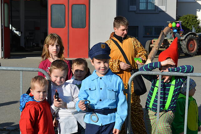 Bild 3: Bilder vom Narrenbaumsetzen in Leimbach