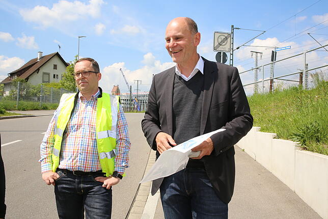 MobilitätsmanagerAxel Huber und OB Bernd Häusler versprechen sich nach der neunmonatigen Testphase belastbarere Zahlen.