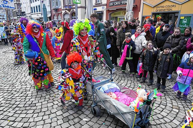 Bild 14: Schmutziger Donnerstag in Donaueschingen: Kinderumzug zieht alle Blicke an – Die Bilder!
