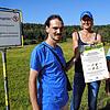 Im Jahr 2009 wurde der Bettenberg gesperrt. Flora und Fauna konnten sich gut entwickeln: (von links) Lorenz Mattes, Rahel Schulz und ...