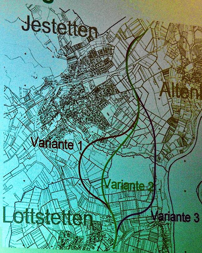 Drei mögliche Varianten wurden skizziert.Die westliche überquert das Volkenbachtal bei der Talmühle, die mittlere führt über den Birret ...