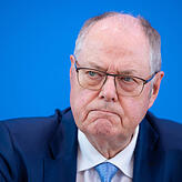 Die große Ausnahme: Der damalige Kanzlerkandidat Peer Steinbrück ist bislang der einzige SPD-Vertreter, der die Kulisse in Bohlingen als ...