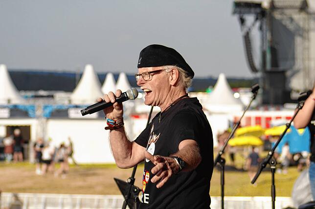 Frontsänger Berthold Stahl (Foto) wie auch die Sängerinnen Eva-Maria Sulzmann und Martina Schlegel wurde frenetisch gefeiert.