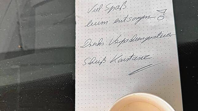Diese Botschaft auf seinem in der privaten Garage abgestellten Auto hat Oberbürgermeister Uli Burchardt am Wochenende zu einer heftigen ...