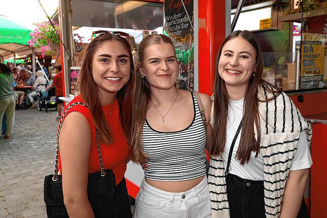 Bild 20: Feiern am Freitag in Dettingen – Hier gibt‘s die besten Bilder vom Dorffest