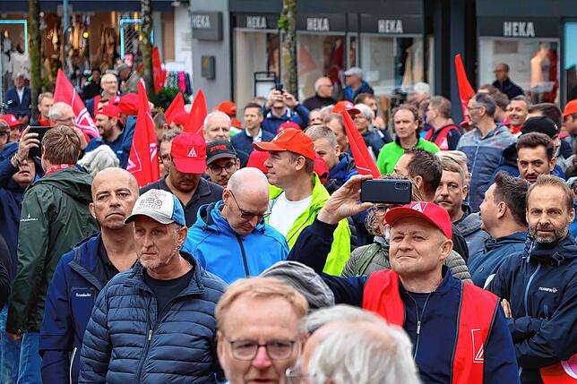Bild 33: ZF Friedrichshafen: Bilder vom Protestmarsch gegen den Stellenabbau