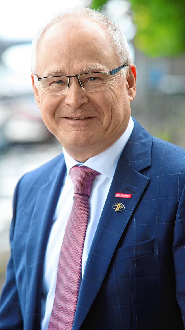 Handwerker-Präsident und Schornsteinfegermeister Werner Rottler. Bilder (4): Firmen
