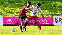Sehr lange hat es nicht danach ausgesehen, ob der FC RW Salem (Guiseppe Luci, rechts) den 0:1-Rückstand gegen den FC Bodman-Ludwigsburg ...