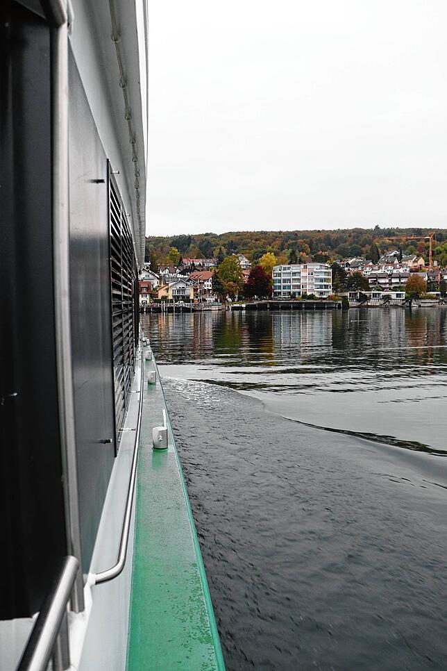 Ein Blick über die Steuerbordseite der &bdquo;Seegold&ldquo;-Fähre.