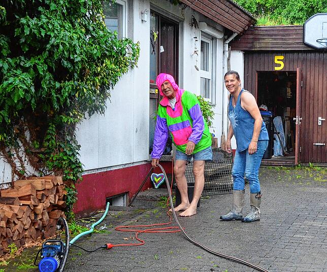 Bild 28: Bilder vom Unwetter in Markdorf: Evakuierung des Campingplatzes
