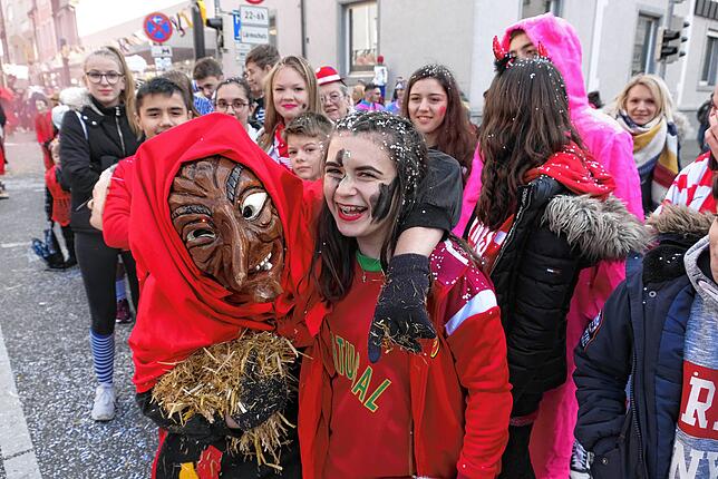 Bild 27: Alle Bilder zum Narrenbaumzug durch die Singener Innenstadt (2)