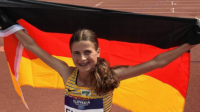 Julia Ehrle holt bei der Leichtathletik-EM Silber über 3000 Meter.