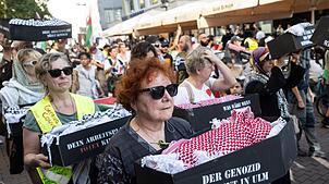 Der Protest richtet sich gegen das israelische Rüstungsunternehmen Ellbit mit einer Niederlassung in Ulm.
