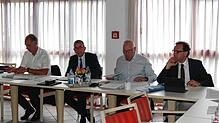 Geschäftsführung und Spitze des Zweckverbands Pflegeheim Haus Wartenberg (von links): Kaufmännischer Geschäftsführer Boris Schmid, ...