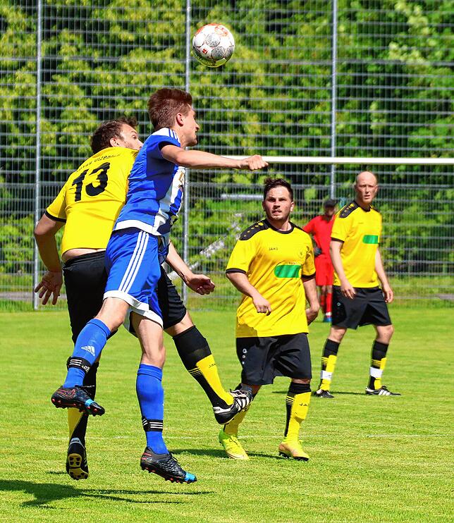 Bild 18: SV Karsau schießt sich mit 14:0 bei der Spvgg. Utzenfeld zum Titel &ndash; und wir haben Bilder!