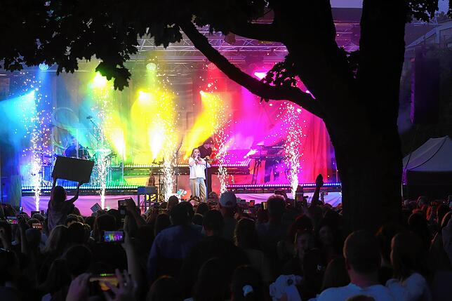 Bild 8: 1500 Fans feiern Sophia beim Sound Beach Festival