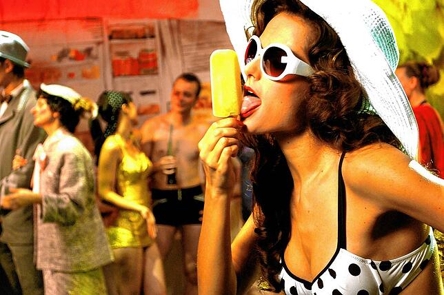 Ein Szenenbild aus dem Musical &bdquo;Bikini Skandal&ldquo;.