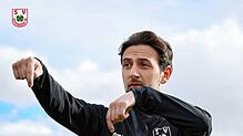 Rustam Mamedow steht vor seiner Pflichtspiel-Premiere als Coach der Geisinger Landesliga-Mannschaft. Bild: Verein