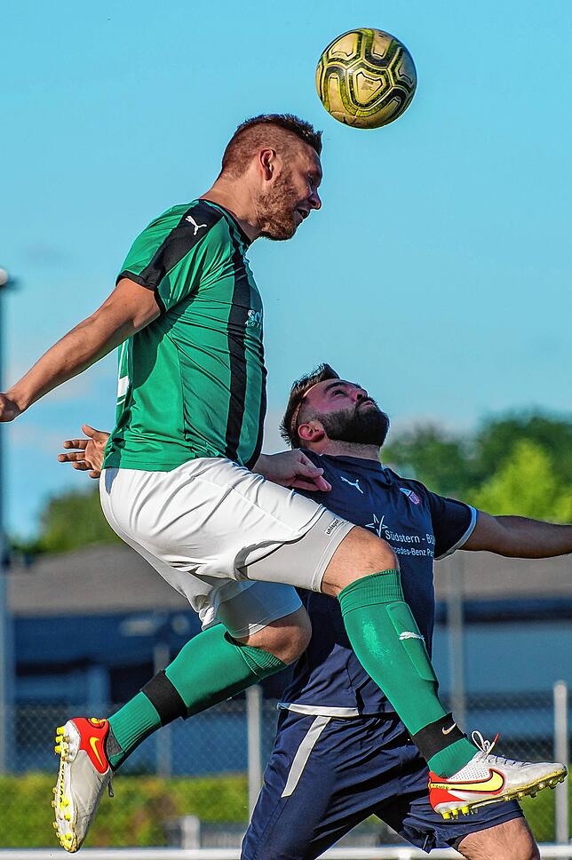 Bild 36: Titelanwärter FC Zell setzt sich mit 6:1 beim VfB Waldshut durch &ndash; und wir haben Bilder!