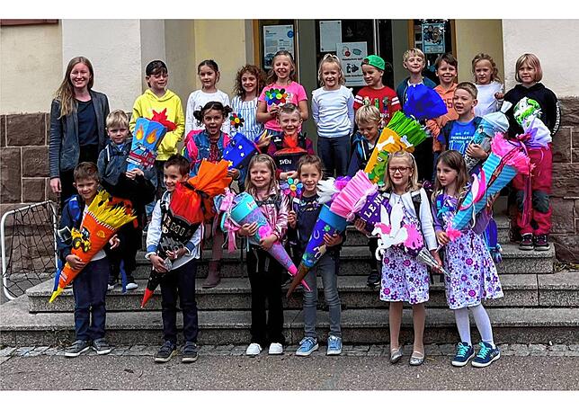 Die Klasse 1/2b der Gemeinschaftsschule Mönchweiler mit Klassenlehrerin Theresa Lehner.