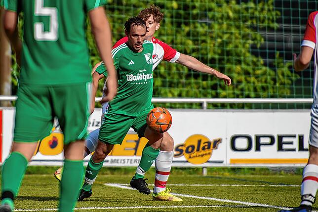 Bild 13: SV Waldhaus gewinnt bei der SG Weilheim/Gurtweil mit 2:1 &ndash; wir haben Bilder!