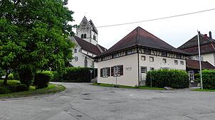 Mit wie viel Pflaster und Asphalt der Bereich um die Kirche und das Pfarrheim in Bermatingen saniert werden soll, wird der Gemeinderat ...