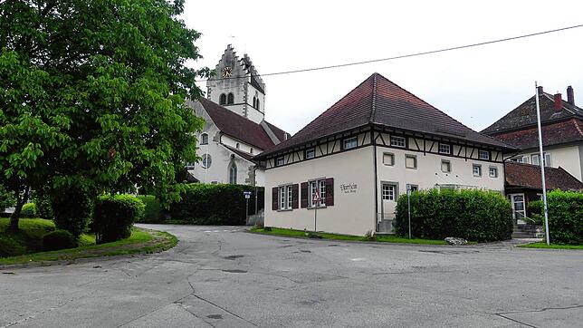 Mit wie viel Pflaster und Asphalt der Bereich um die Kirche und das Pfarrheim in Bermatingen saniert werden soll, wird der Gemeinderat ...