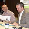 Dietmar Schweigler und Bürgermeister Markus Keller (v.l.) geben den Randenern wichtige Informationen.