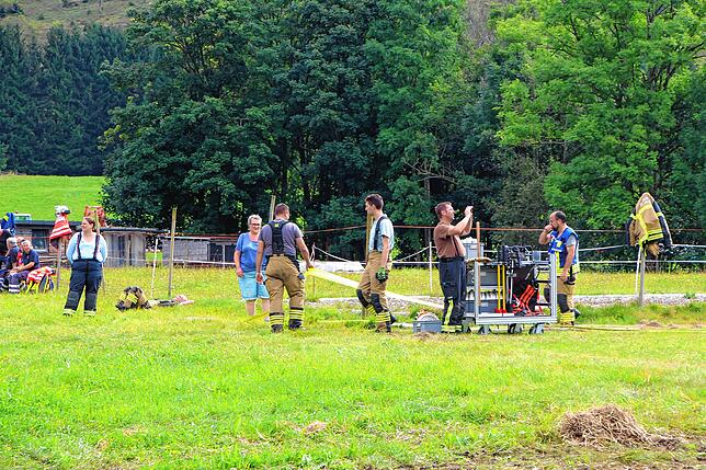 Bild 23: Scheune brennt: Bilder vom Großeinsatz der Feuerwehr in Bernau-Goldbach