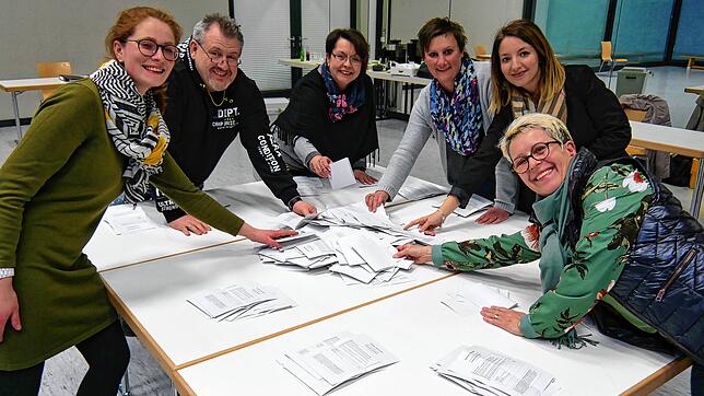 Was wäre eine Bürgermeisterwahl ohne die vielen Wahlhelfer im Hintergrund (von links): Janine Rausch, Michael Debatin, Andrea Deabtin, ...