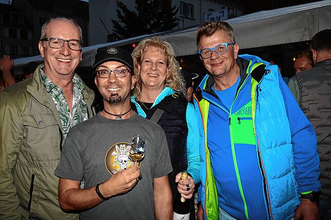 Bild 31: Beim Konstanzer Weinfest 2025 steigt schon am Eröffnungsabend die Stimmung - Die schönsten Bilder