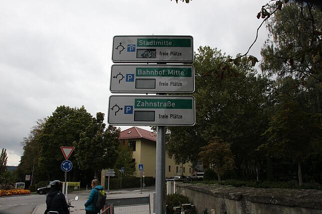 Anfang Oktober ging das Parkleitsystem in den ersten Probelauf, den sogenannten Blindbetrieb. Davon merken Passanten nichts – die ...