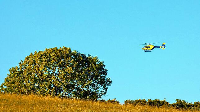 Dieser Hubschrauber suchte heute Abend zwischen Herrischried und Giersbach einen abgestürzten Segelflieger.