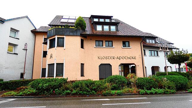 In der ehemaligen Kloster-Apotheke möchte der Bauherr ein Bistro und eine Löwen-Bar einrichten, aufgrund abgelegener Parkplätze wurde ...