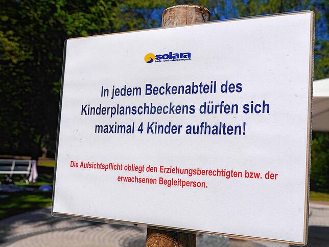 Die Eltern oder Erziehungsberechtigten sind in der Verantwortung, dass auch unter den Kindern die Regeln eingehalten werden.