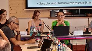 Sabine Mund (rechts) und Angelina Höge sind Integrationsmanagerinnen in St. Georgen. Sie liefern in der Gemeinderatssitzung einen ...