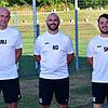 Trio des FC Erzingen bleibt komplett: Cheftrainer Klaus Gallmann (Mitte) freut sich über die Zusage seiner Co-Trainer Michael Jauch ...