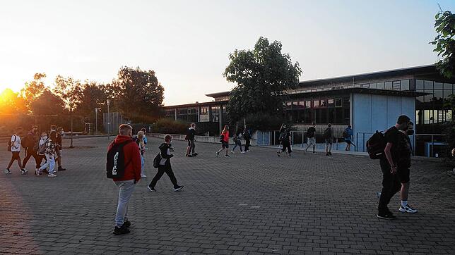 Die Schüler im Hegau hoffen auf ein normales Schuljahr, soweit dies möglich ist. Am Bildungszentrum Engen fing es schon mal gut an: Am ...