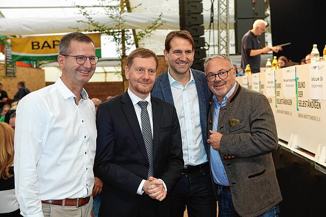 Bild 21: Gute Laune und volles Festzelt bei der Rede von Michael Kretschmer
