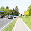 Die B31 bei Immenstaad heute: Viel Verkehr und Wälle, um den Lärm abzuhalten. Würde die neue Trasse im Hinterland liegen, wäre ein ...