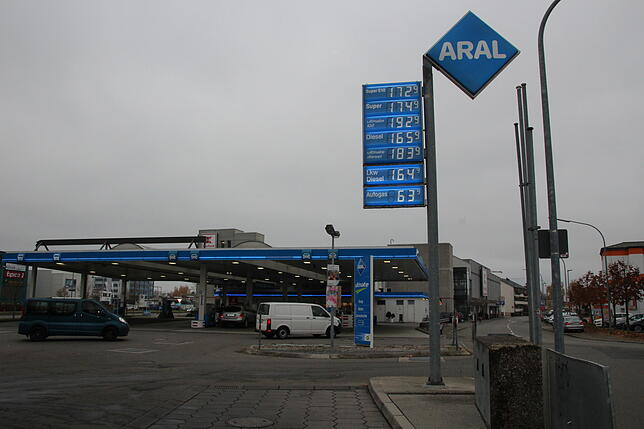 Wer will bei diesen Preisen noch in Konstanz tanken? Am 14. November lag der Dieselpreis an der Aral in Konstanz bei 1,65 Euro.