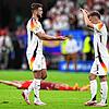 Jaaa! Niclas Füllkrug und Joshua Kimmich.