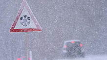 Wegen des starken Schneefalles ereigneten sich am Montag im Wiesental mehrere Unfälle.