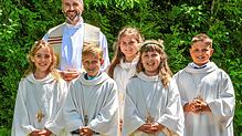 Fünf Kinder aus der katholischen Pfarrgemeinde St. Simon und Judas Thaddäus Gurtweil erhielten ihre Kommunion (von links): Franziska ...