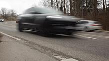Im Bereich der Schwenninger Steig soll zukünftig ein Blitzer-Anhänger (Enforcement Trailer) die Autofahrer vom Rasen abhalten. Die ...