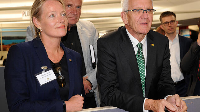 Beeindruckt vom „Alles ist möglich“-Denken: Der baden-württembergische Ministerpräsident Winfried Kretschmann (rechts) und die grüne ...