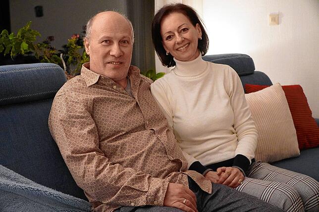 Stavros Tachtalis (59) und Vicky Archonti (52) leben in Singen. Als Gastarbeiterkinder haben beide ihre Wurzeln in Griechenland. Sie ...