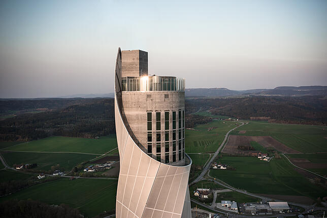 Tourismusmagnet der Region und Wahrzeichen der Ingenieurskunst: Der Aufzugsturm bei Rottweil. Foto: thyssenkrupp