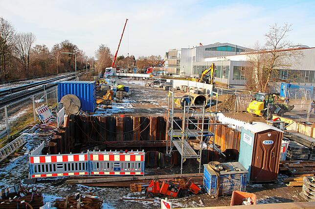 In Markdorf haben die Gewerbebetriebe in der Eisenbahnstraße im Zuge des dortigen Straßenneubaus Breitband-Internet bekommen. Nach und ...